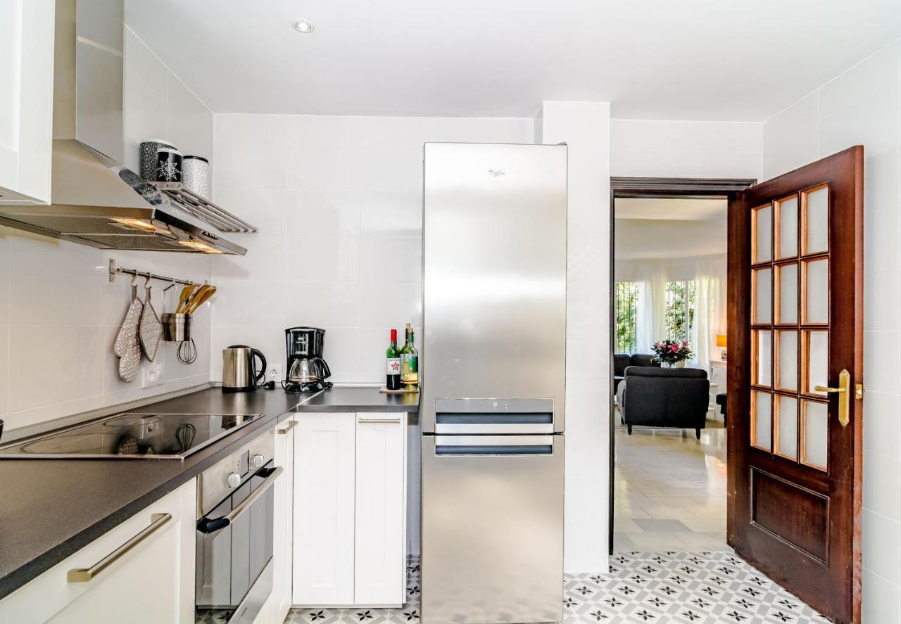 Tropical Getaway Townhouse In Nueva Andalucia Close To Los Naranjos Golf Holiday home *