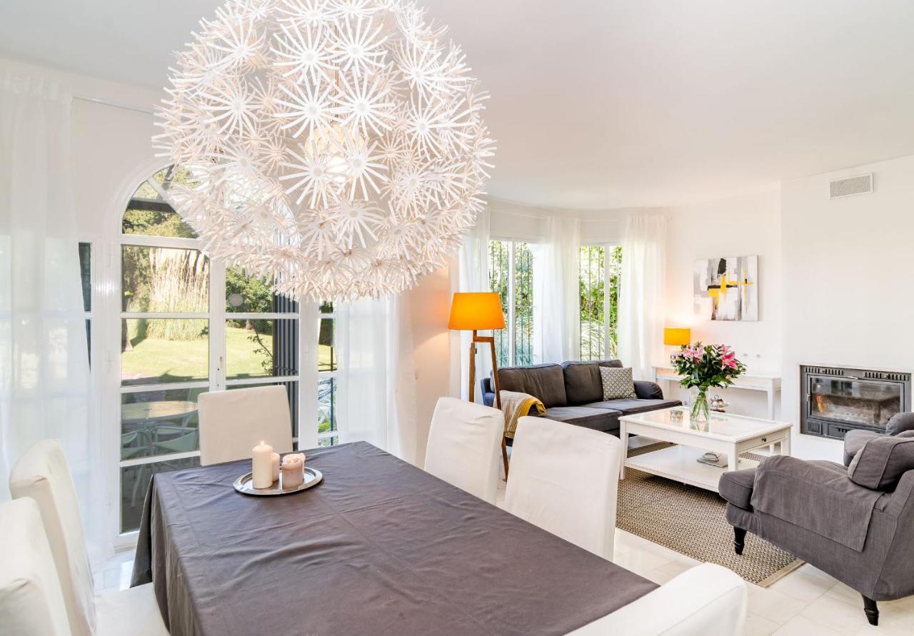 Tropical Getaway Townhouse In Nueva Andalucia Close To Los Naranjos Golf *