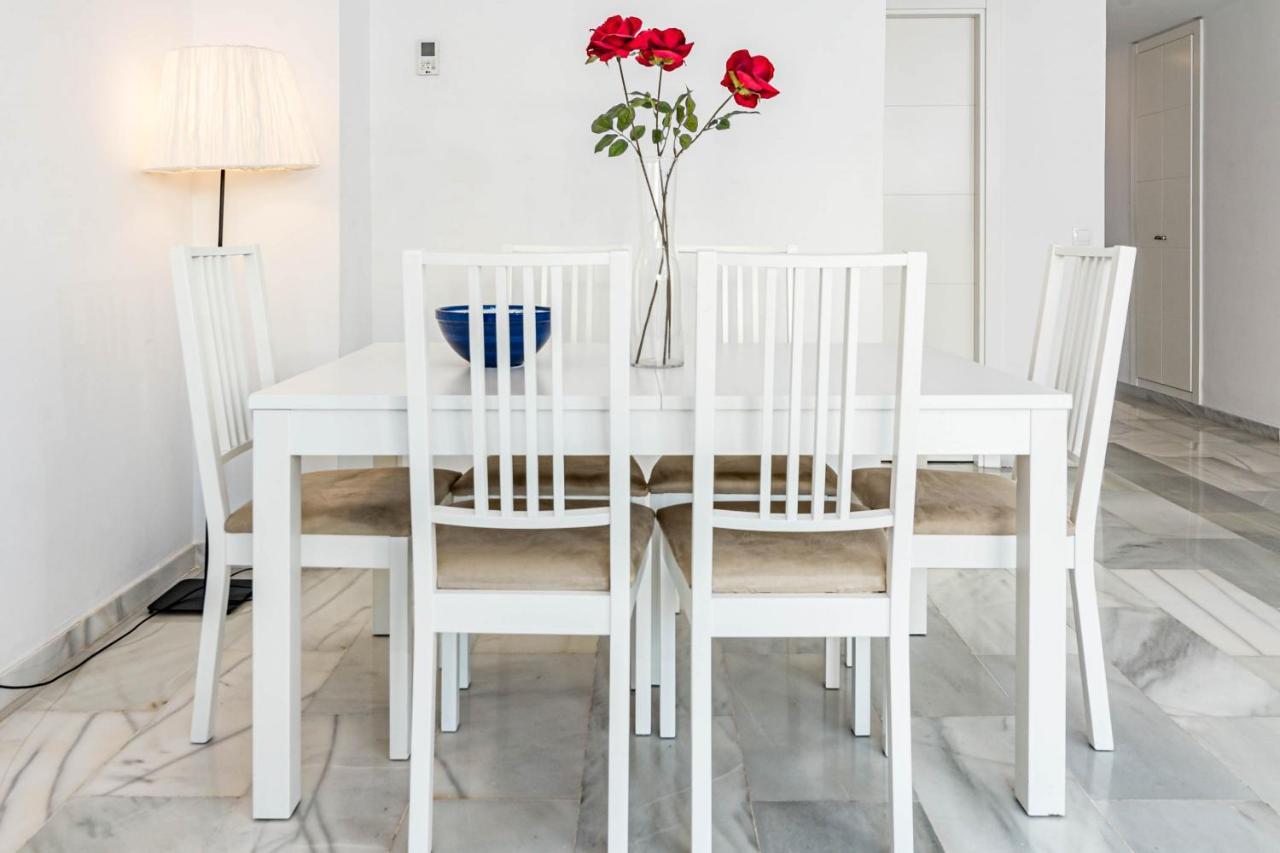 Captivating 2 Bedroom In Popular Nueva Andalucia Close To Centro Plaza *