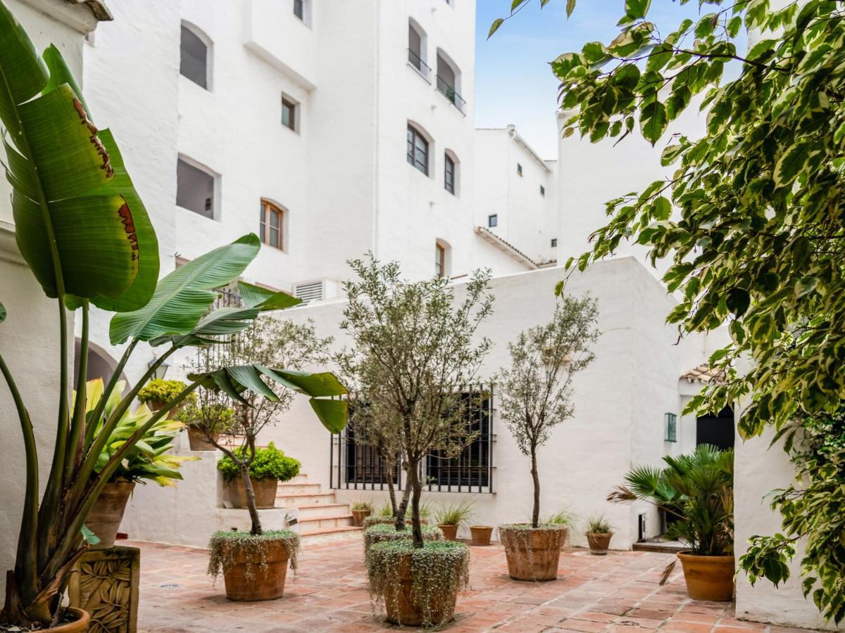 Sanders Sol 2 - Modern Two-bedroom In The Heart Of Puerto Banus Nightlife Apartment