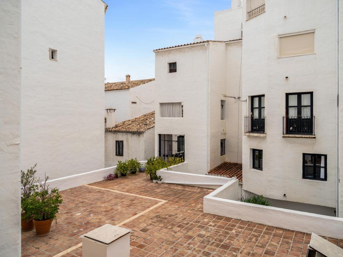 Sanders Sol 2 - Modern Two-bedroom In The Heart Of Puerto Banus Nightlife Apartment Marbella