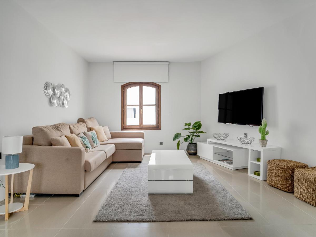 Apartment Sanders Sol 2 - Modern Two-bedroom In The Heart Of Puerto Banus Nightlife *
