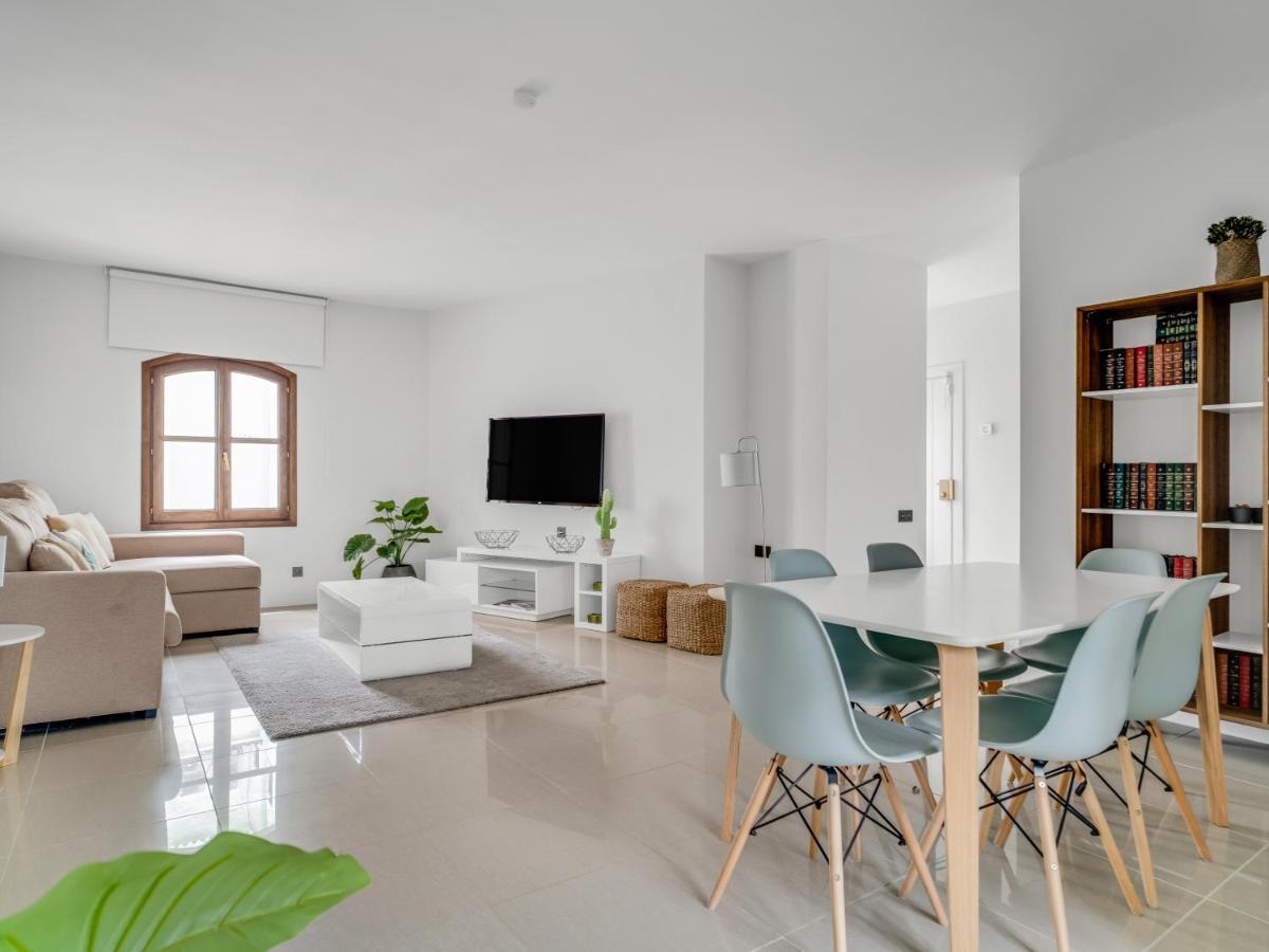 Sanders Sol 2 - Modern Two-bedroom In The Heart Of Puerto Banus Nightlife * Marbella