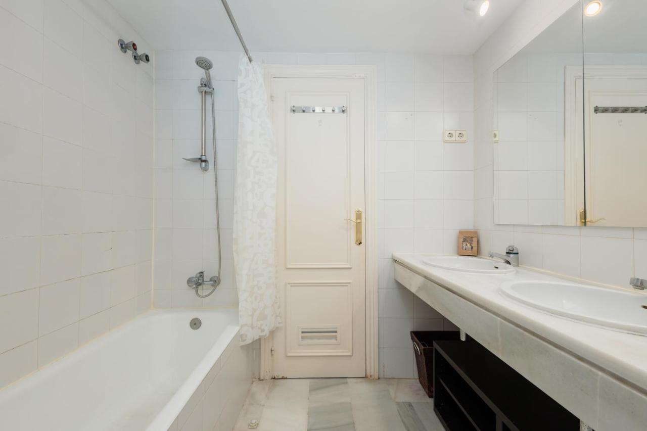 Penthouse In Puerto Banus With Sea And Marina Views Marbella