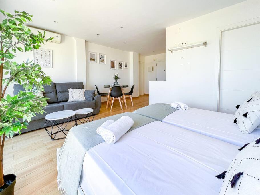 Oleholidays 1133 Romana Playa Primera Linea Playa Marbella