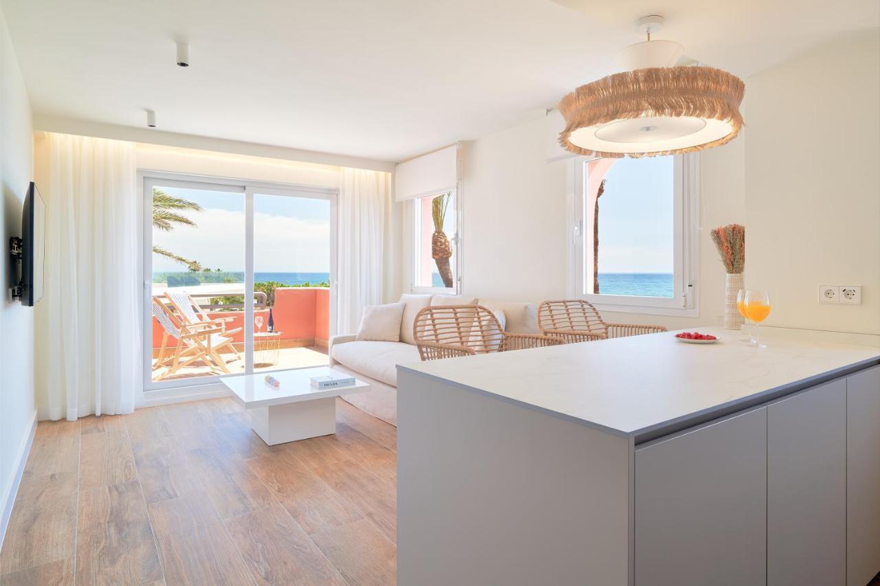 Sea Beachfront Apartment Marbella