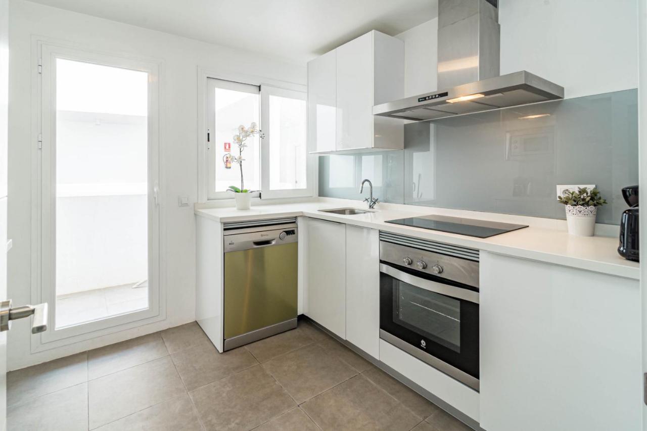 Captivating 2 Bedroom In Popular Nueva Andalucia Close To Centro Plaza Apartamento *