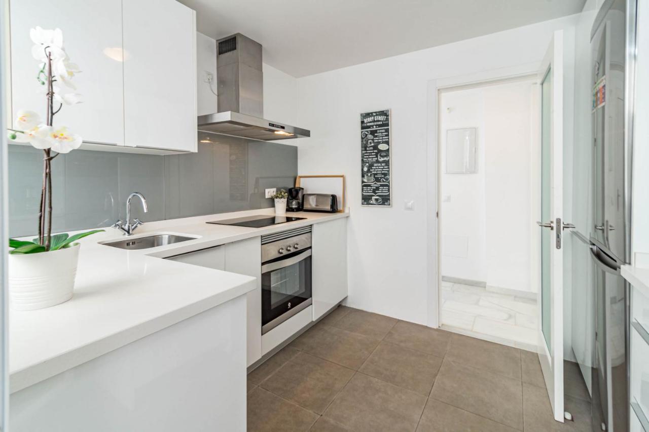 Captivating 2 Bedroom In Popular Nueva Andalucia Close To Centro Plaza
