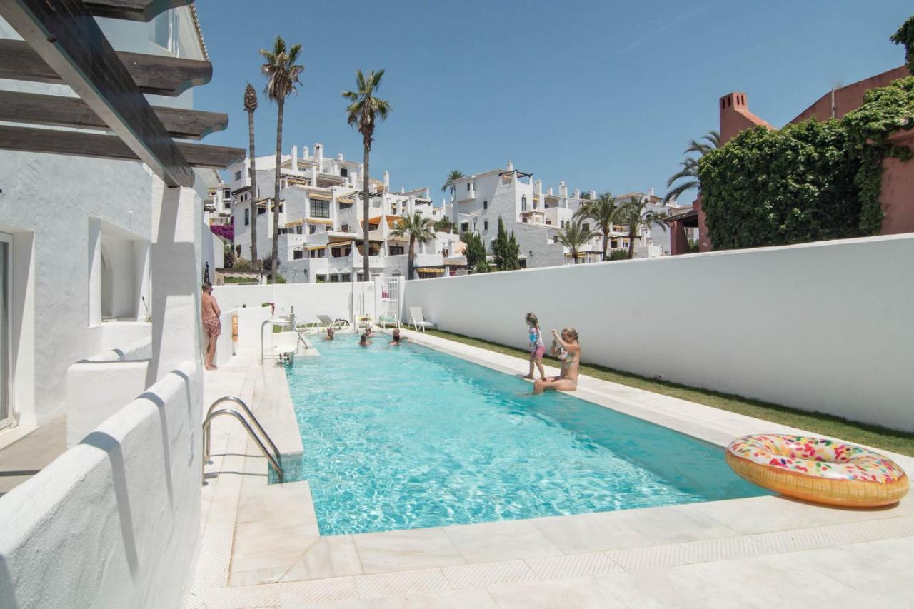 Captivating 2 Bedroom In Popular Nueva Andalucia Close To Centro Plaza Apartamento *