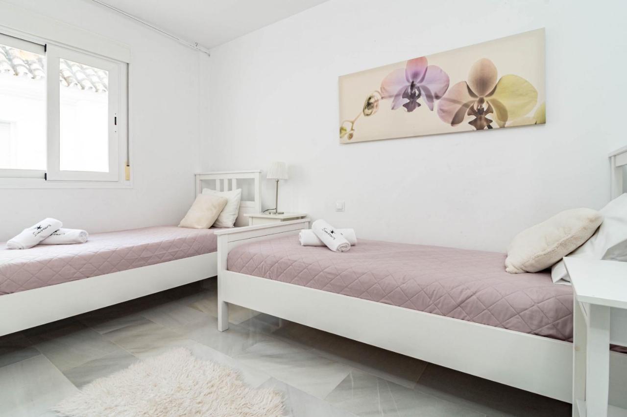 Captivating 2 Bedroom In Popular Nueva Andalucia Close To Centro Plaza Marbella