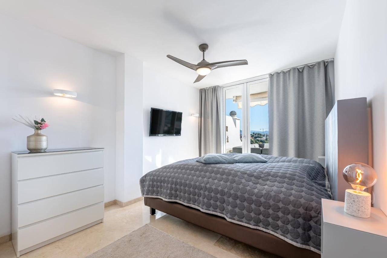 Apartment 2 Bedroom With Sea And Mountain Views, Pool