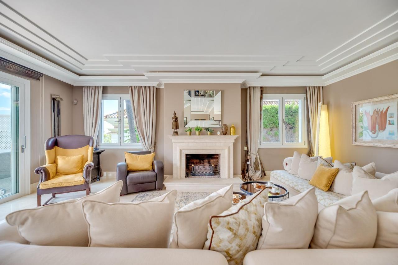 Luxurious 7 Bdrm Frontline Golf - Aloha Gardens