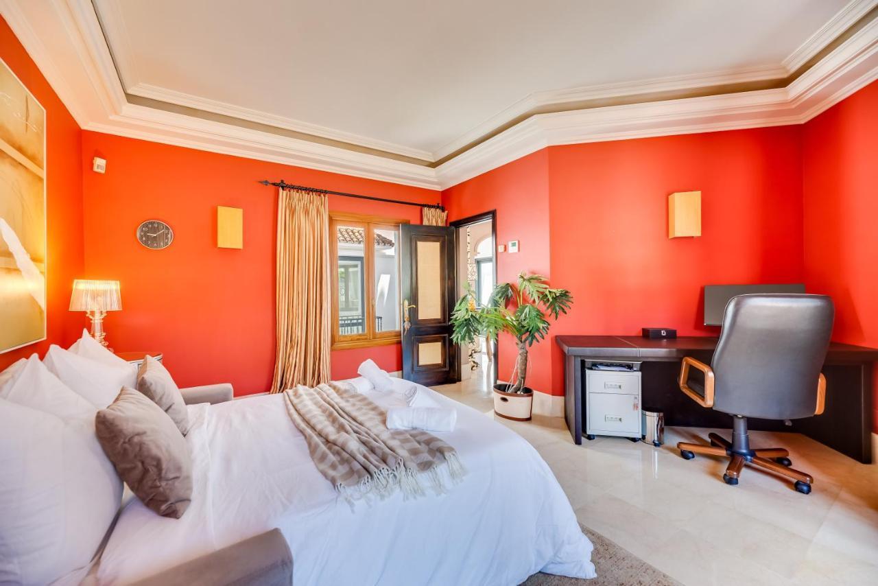 Luxurious 7 Bdrm Frontline Golf - Aloha Gardens Apartment