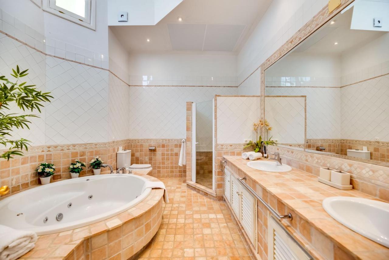 Apartment Luxurious 7 Bdrm Frontline Golf - Aloha Gardens