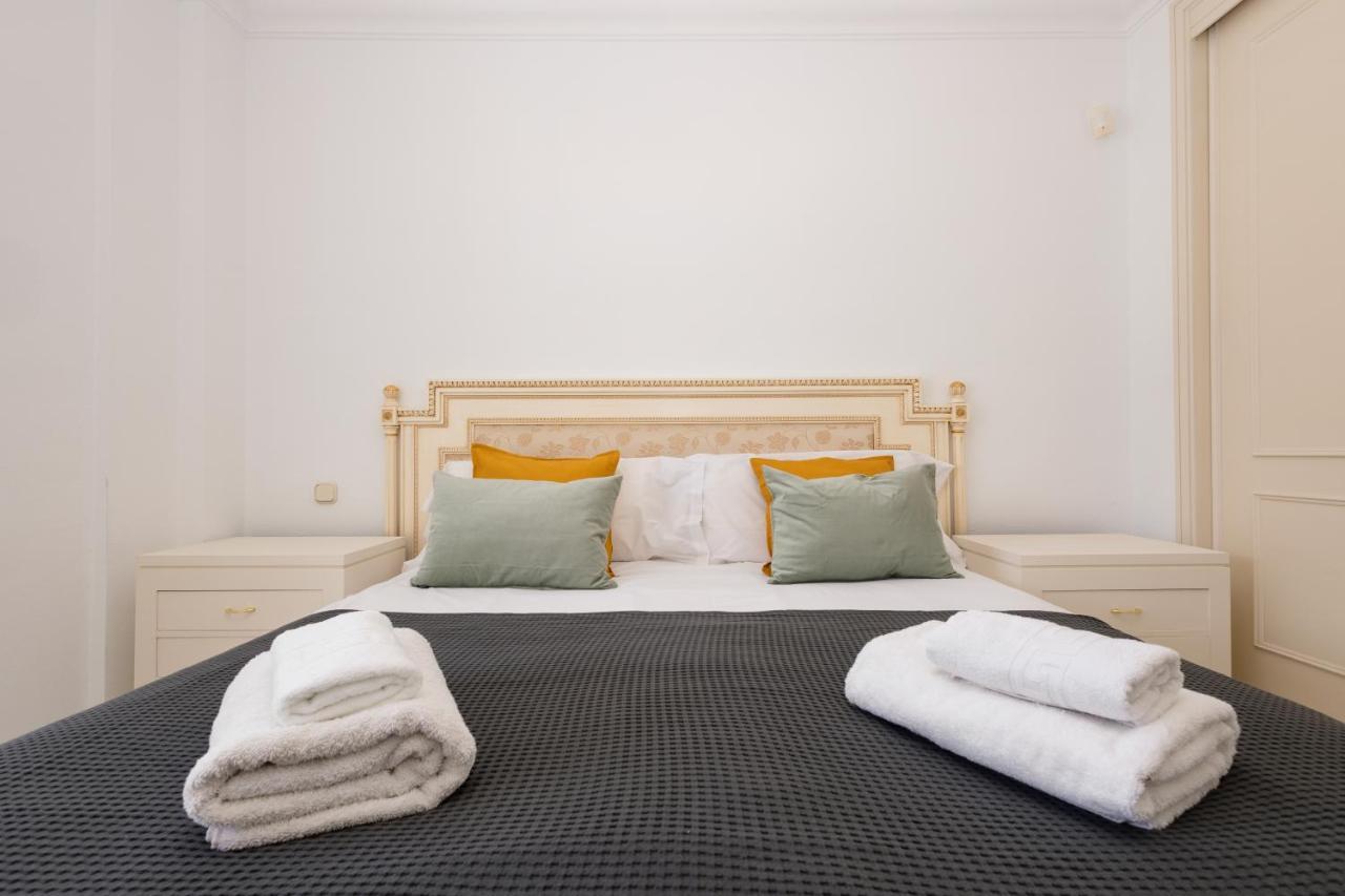 Sea View In The Center Of Puerto Banus And Private Parking Apartment *