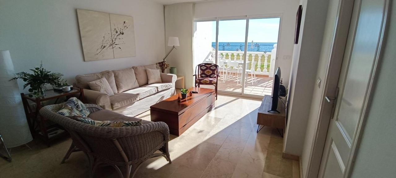 Modern With Pool On The Beachfront In By Sharingco Appartement Marbella