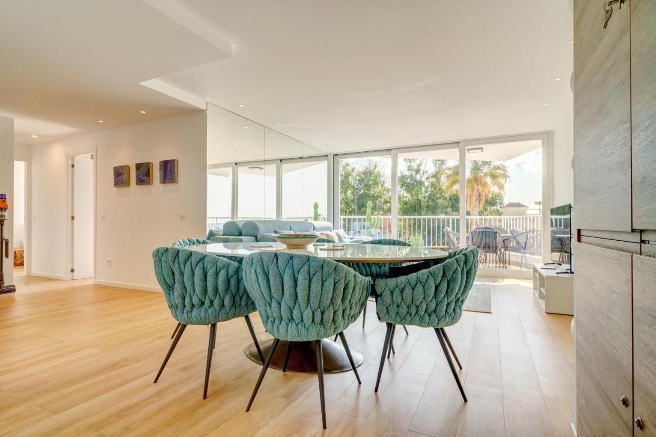 Front Flat With Sea Views