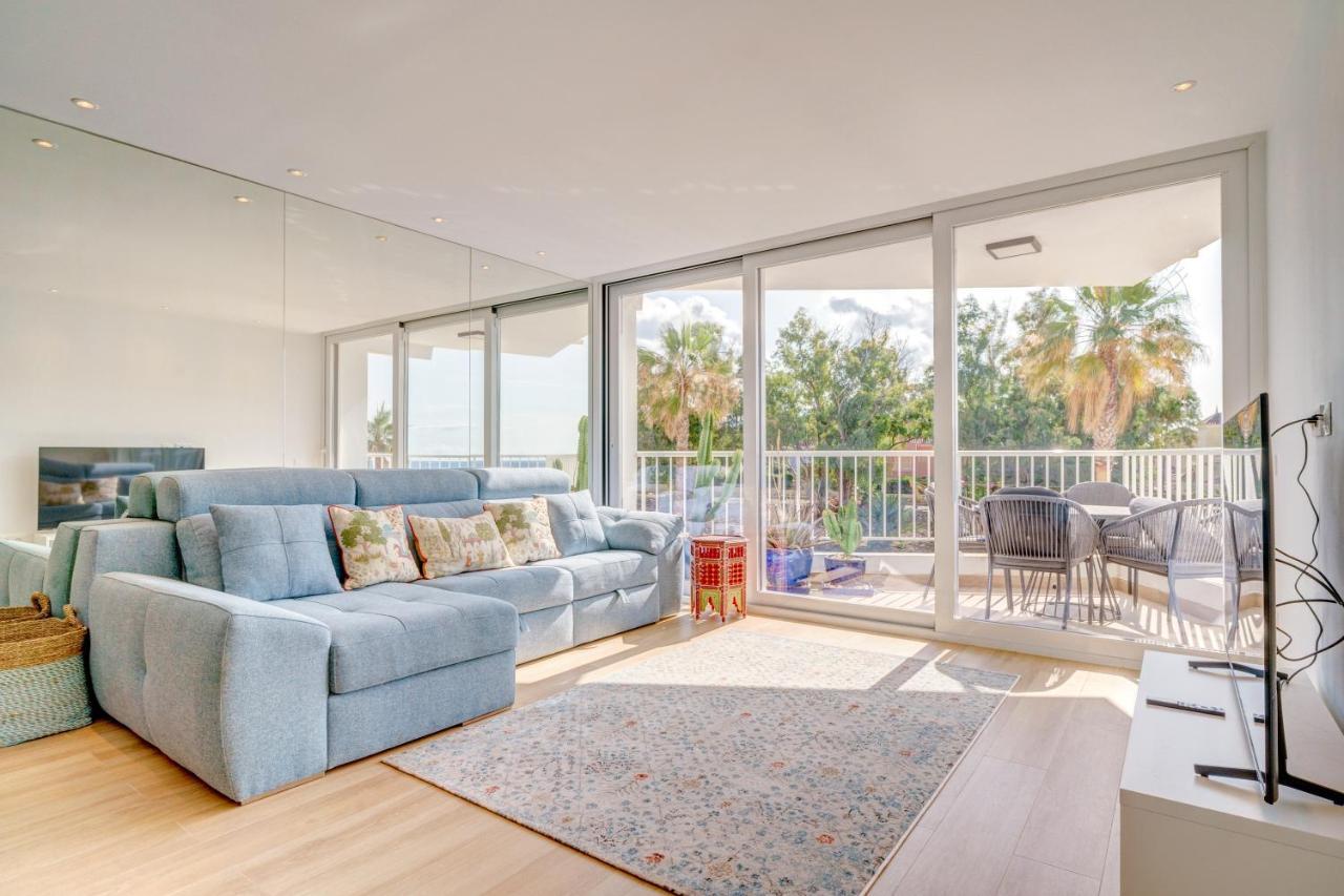 Apartment Front Flat With Sea Views
