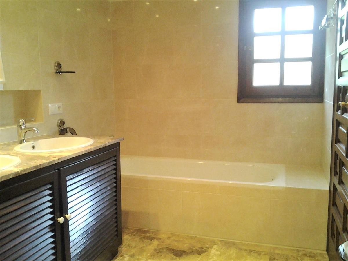 Villa Spectacular Andalusian Linda Vista Playa - Big Private Pool, Bbq & 2 Parking