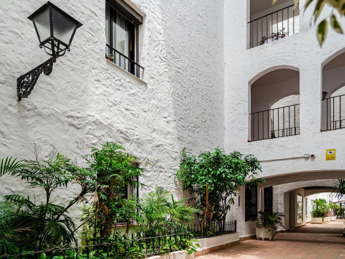Apartment Sanders Sol 2 - Modern Two-bedroom In The Heart Of Puerto Banus Nightlife *