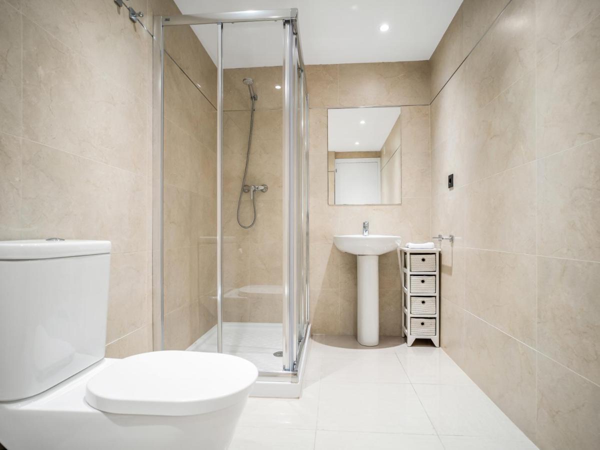 Apartment Sanders Sol 2 - Modern Two-bedroom In The Heart Of Puerto Banus Nightlife