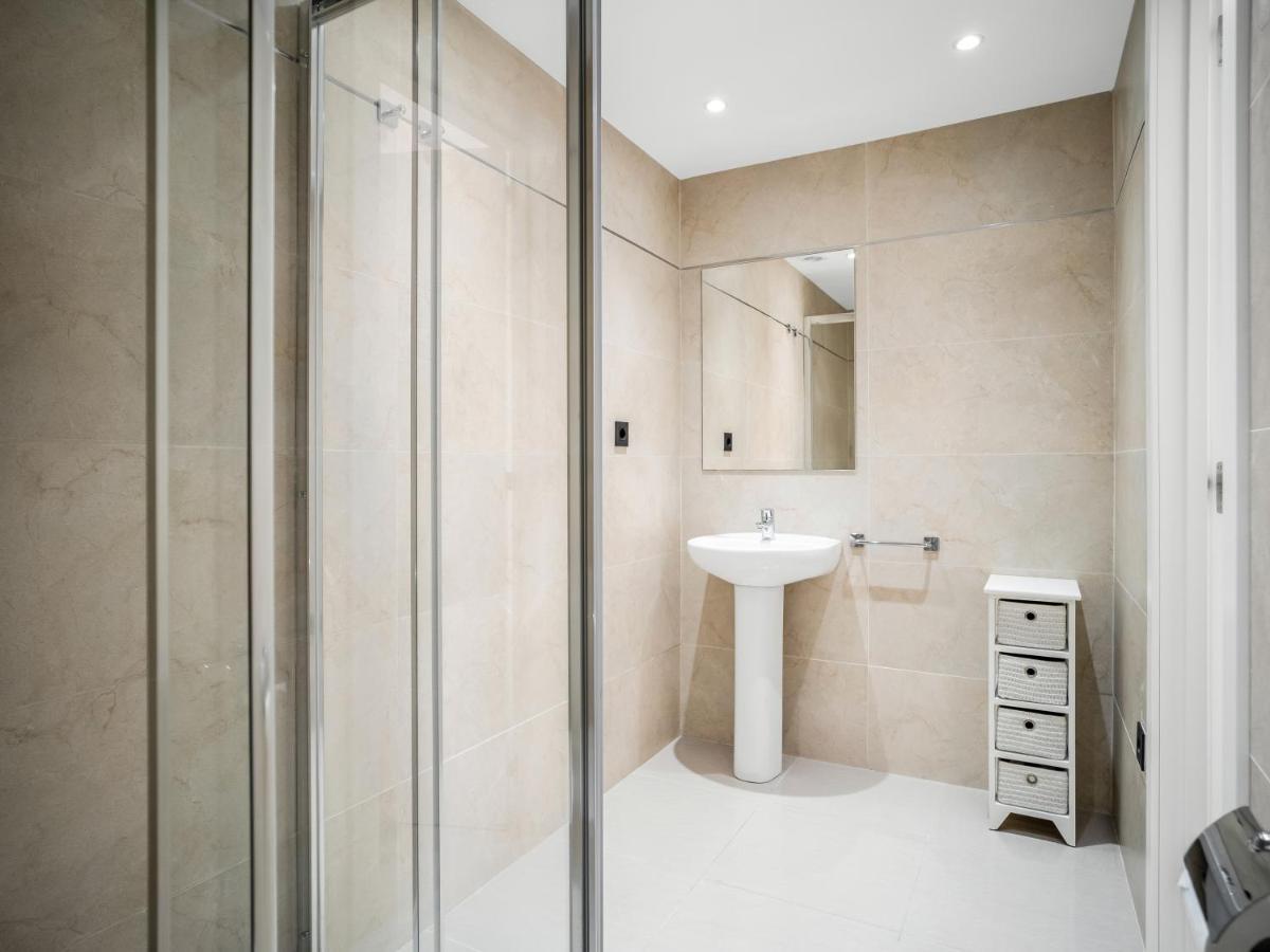 Apartment Sanders Sol 2 - Modern Two-bedroom In The Heart Of Puerto Banus Nightlife *