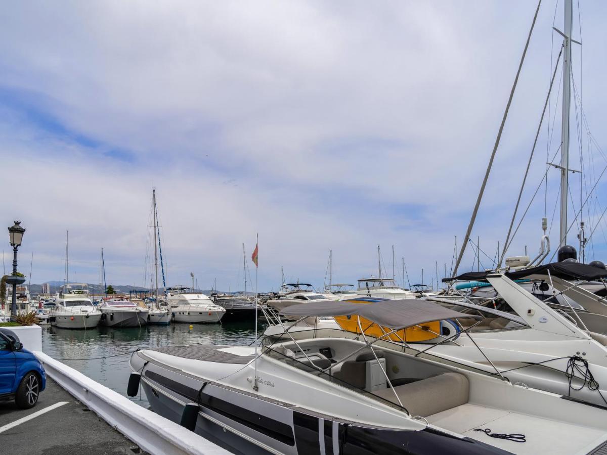 Apartment Sanders Sol 2 - Modern Two-bedroom In The Heart Of Puerto Banus Nightlife Marbella