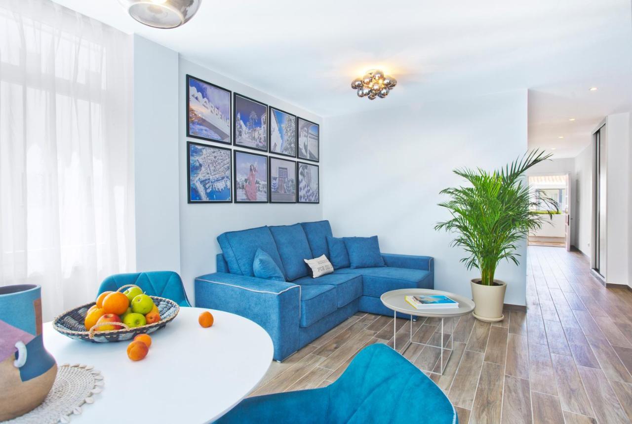 Beachfront Luxury Complex With Tropical Gardens & Pools Apartment