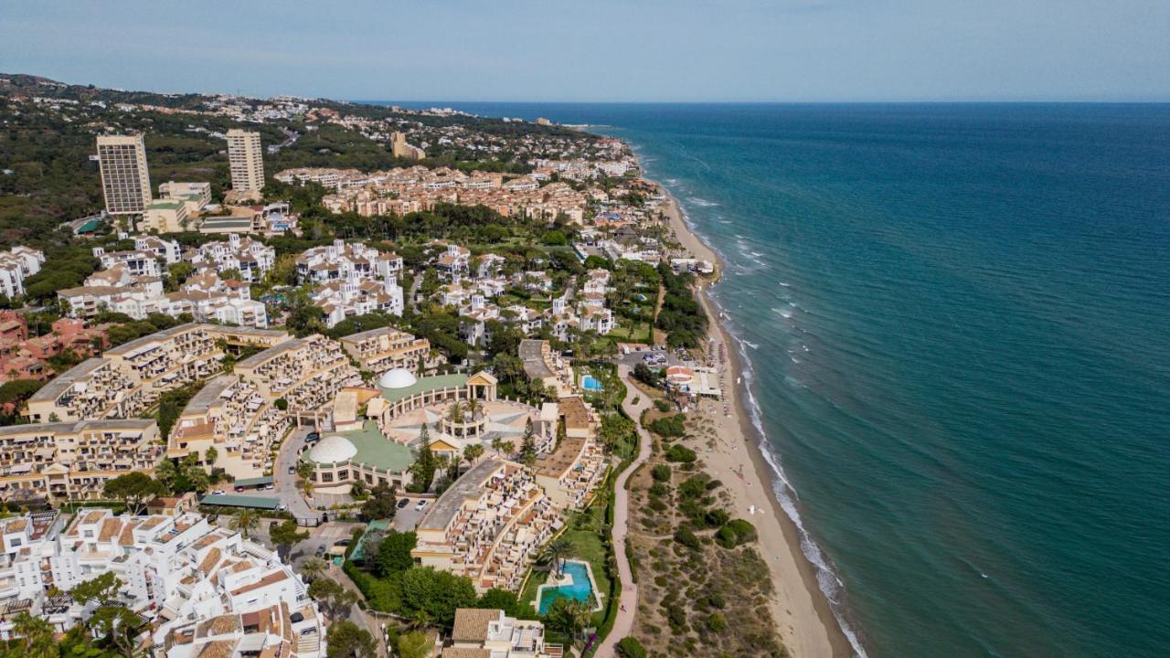 Apartment Beachfront Luxury Complex With Tropical Gardens & Pools