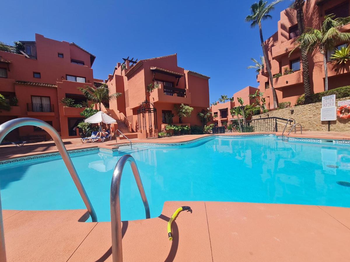 Luxury Spacious Penthouse & Garage 150m To