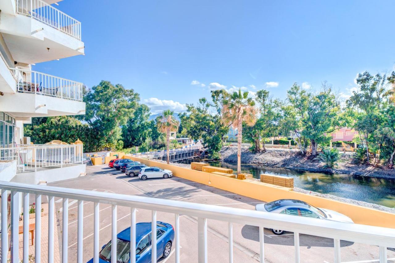 Front Flat With Sea Views Apartment *