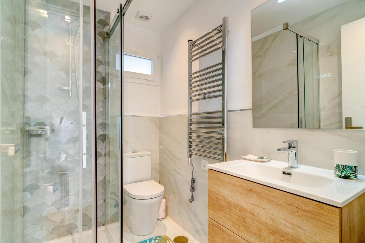 Front Flat With Sea Views Apartment