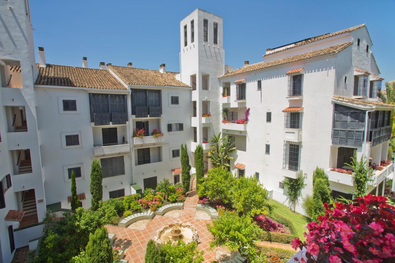 Apartment Beachfront Luxury Complex With Tropical Gardens & Pools *
