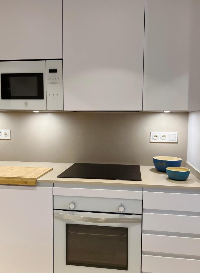 Modern New Apartment, Sea View And Private Parking *
