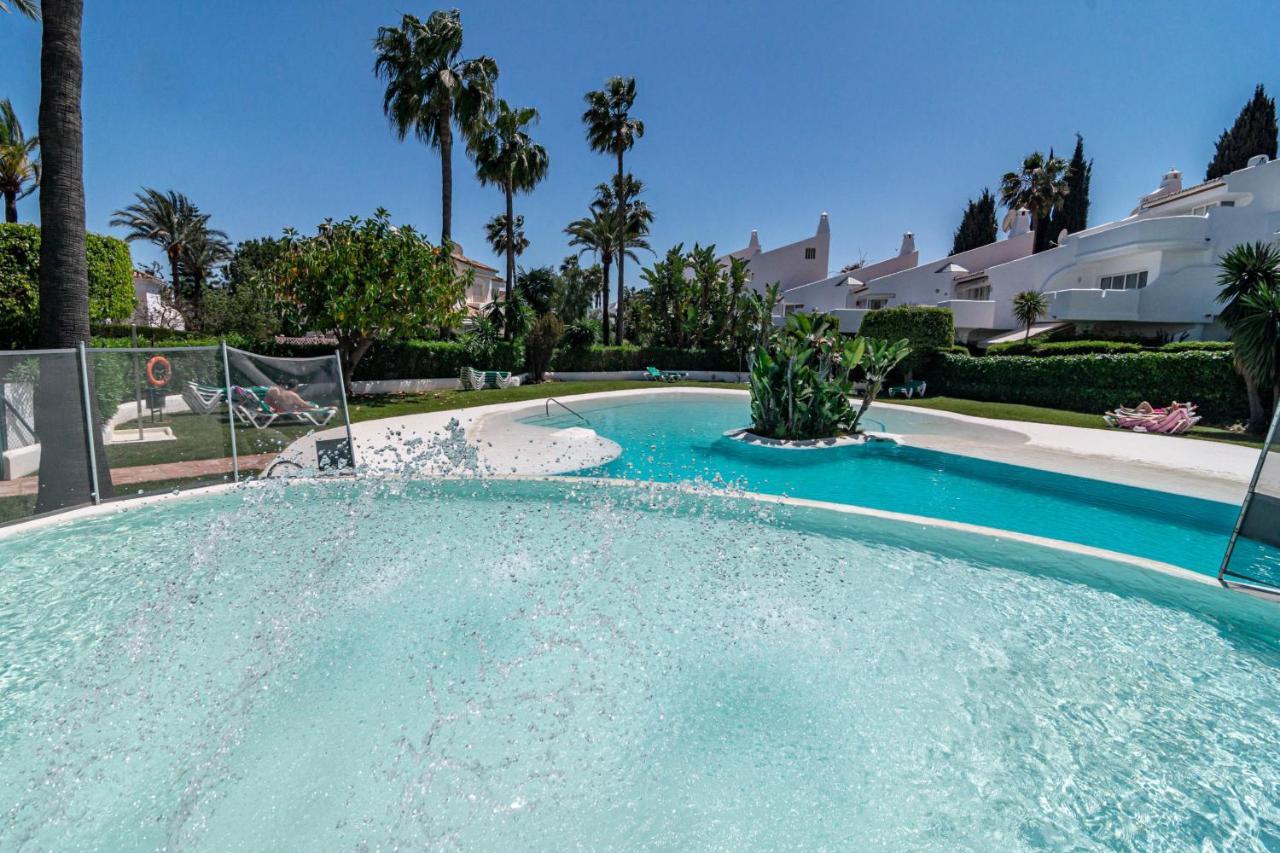 Stunning 4-bedroom Townhouse With Breathtaking Views In * Marbella