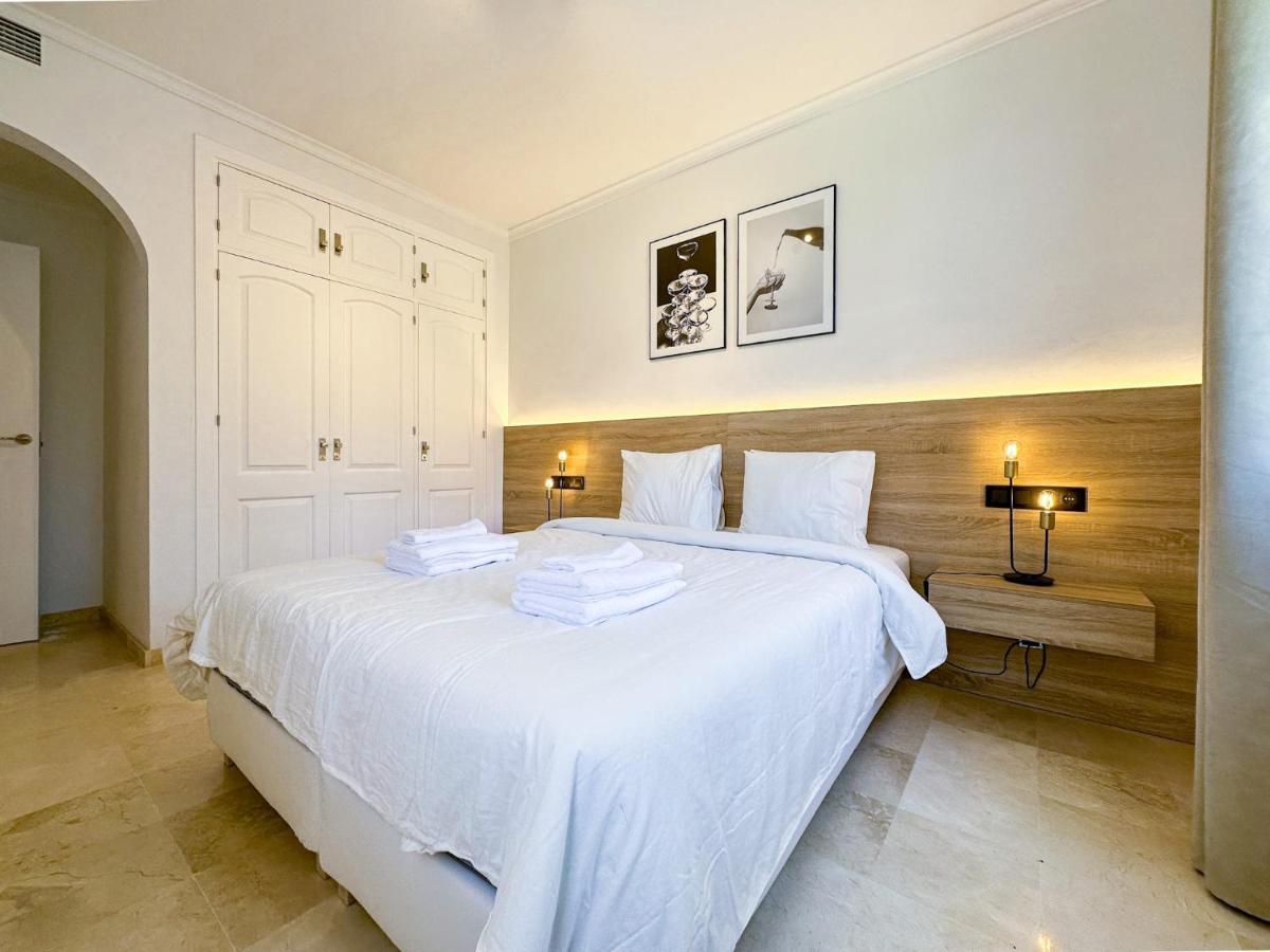 Apartment Penthouse Rooftop Terrace 3bed Pool Family Only Marbella