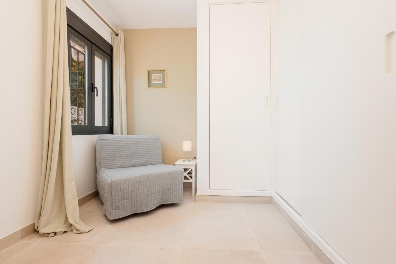 Ferienhaus With Large Sunny Terrace, Costabella *