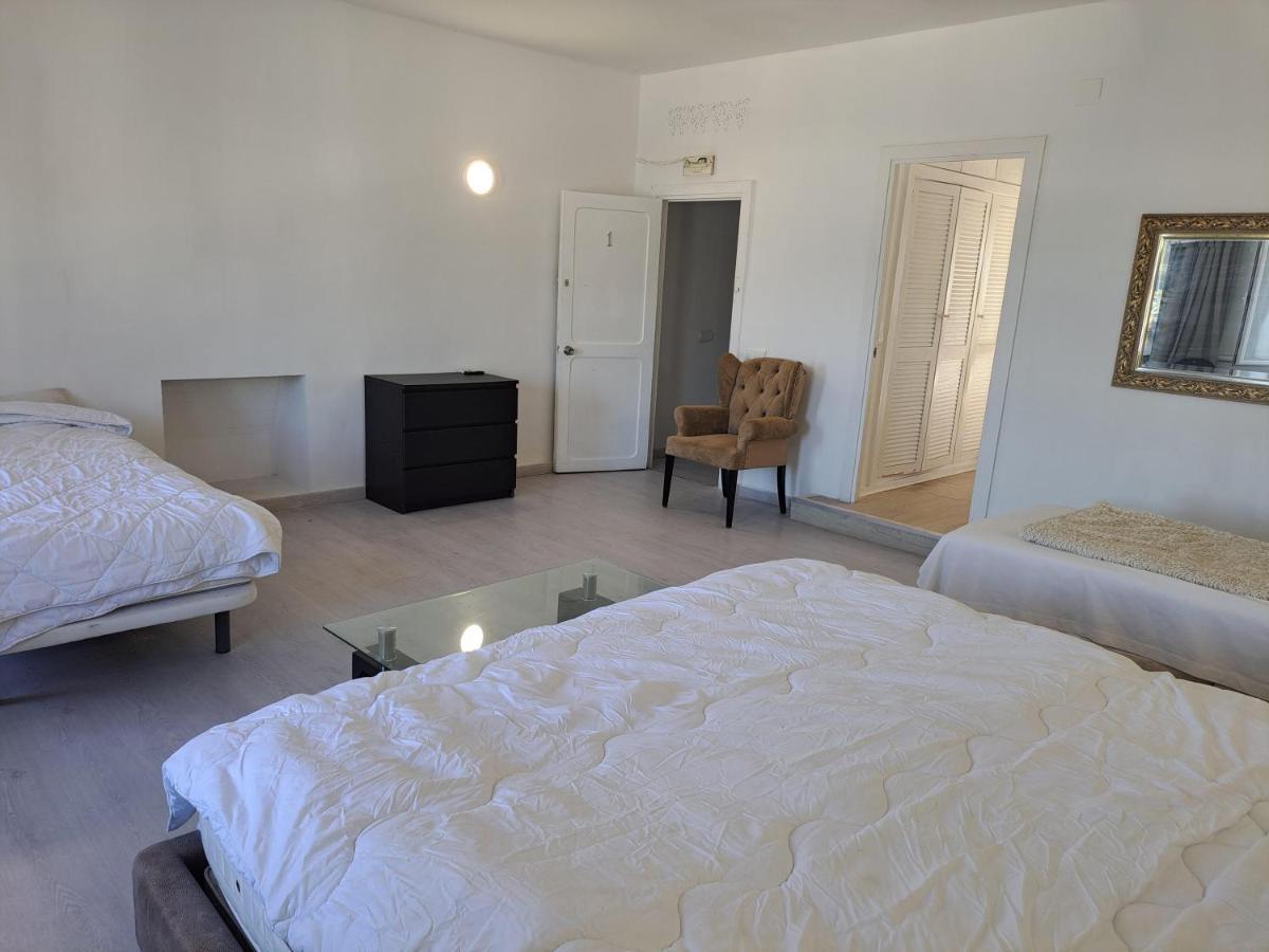 Private In Huge Penthouse 1st Line Puerto Banus, Incredible Views, Jacuzzis Homestay *