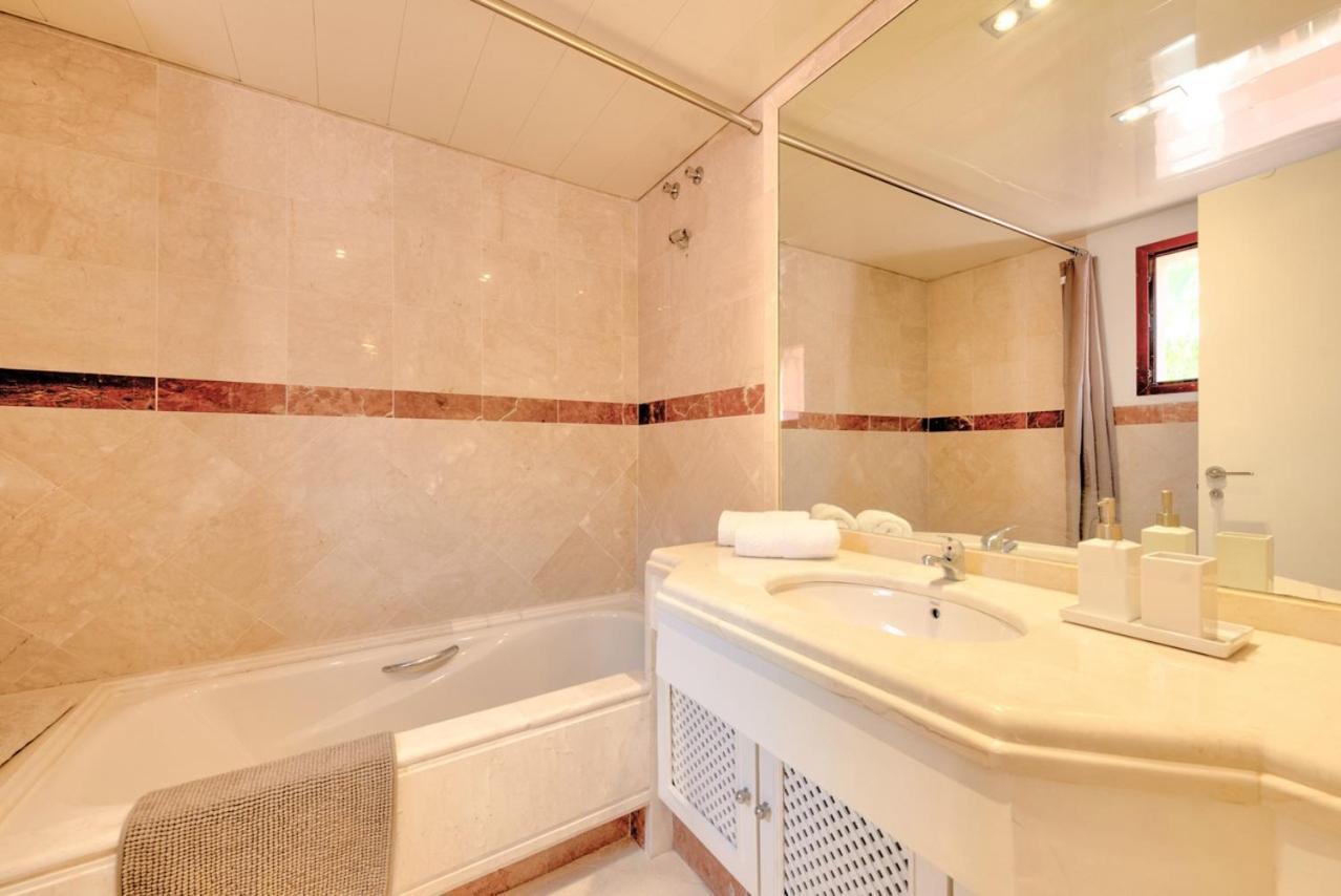 Luxury Penthouse In Jardines De Don Carlos Marbella
