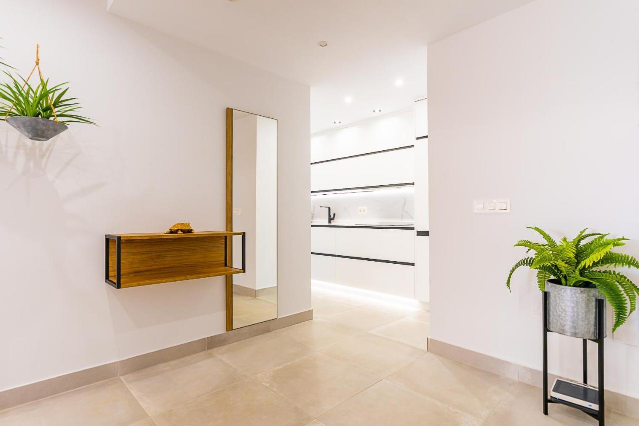 Sea Views In Heart Of By The Beach * Marbella
