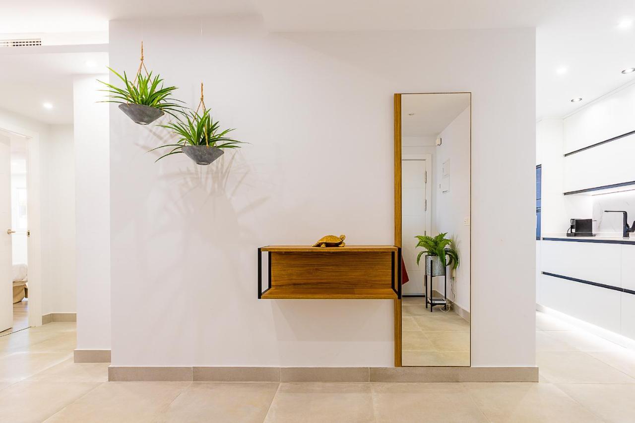 Sea Views In Heart Of By The Beach Marbella