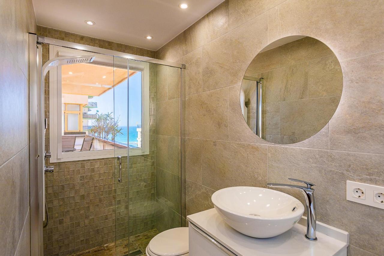 Sea Views In Heart Of By The Beach Marbella