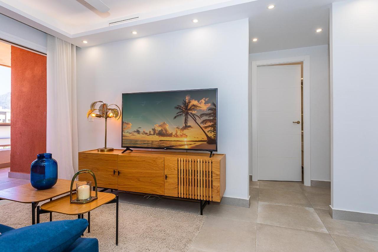 Sea Views In Heart Of By The Beach Apartamento