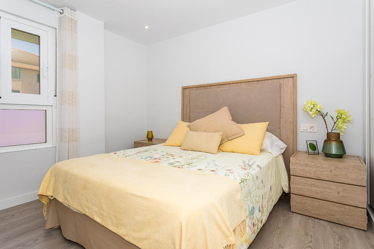 Sea Views In Heart Of By The Beach Marbella
