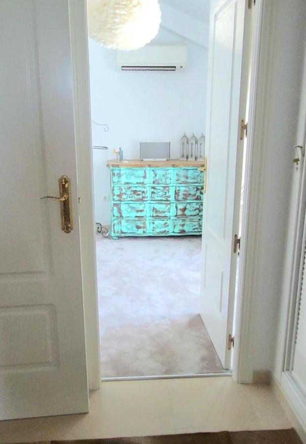 Duplex Penthouse Casa M3 Walking Distance Puerto Banus *