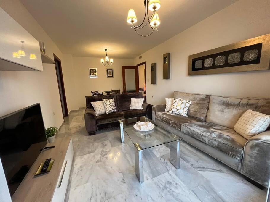 Piso En Casco Junto A Playa Piscina In Summer Season Apartment Marbella