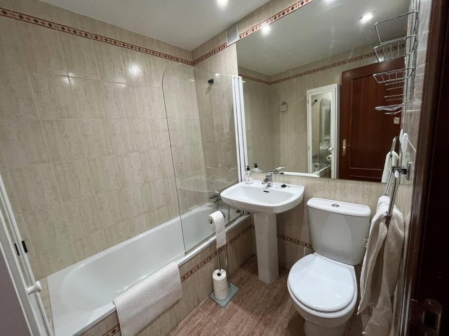 Apartment Piso En Casco Junto A Playa Piscina In Summer Season