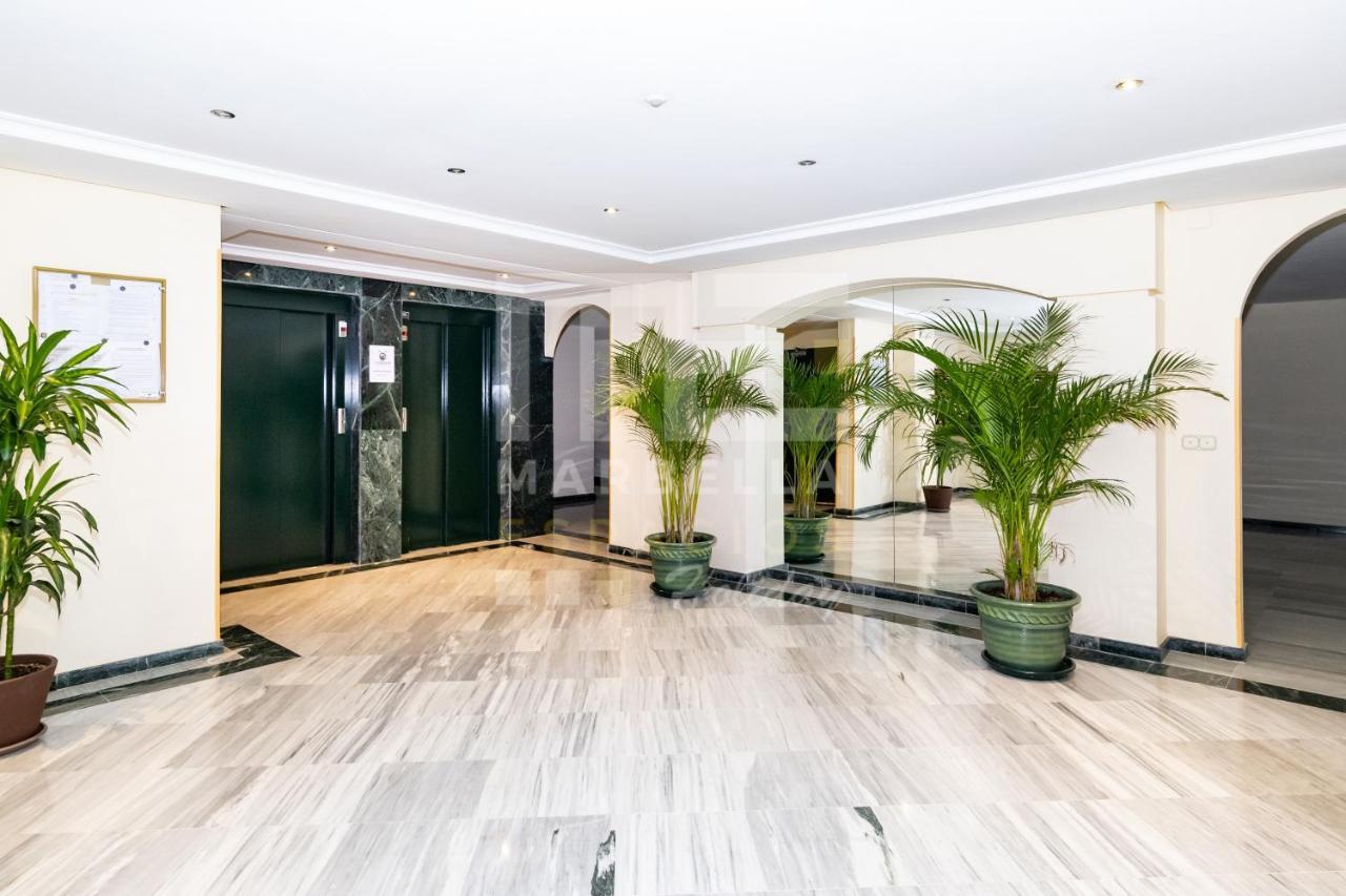 Amplio Planta Jardin Nagueles Marbella