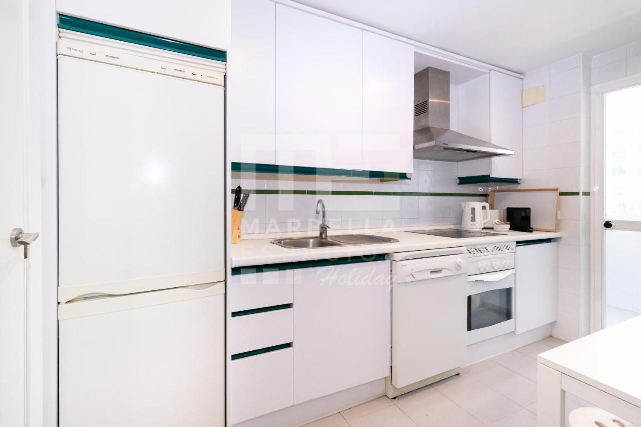 Amplio Planta Jardin Nagueles Apartment Marbella