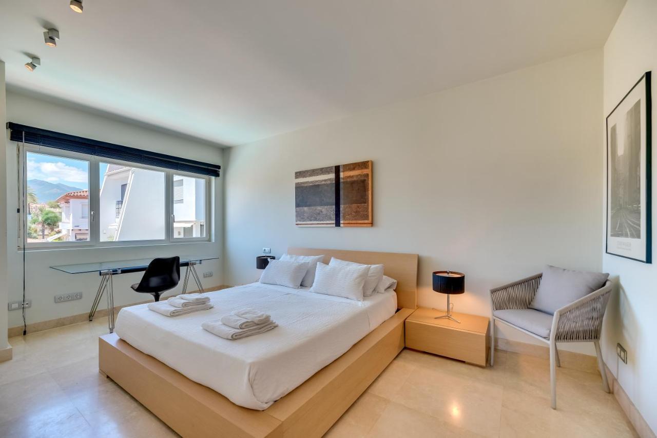 Vacation I Fuentes, Prime Location, Perfect For Families And Big Groups, Shared Pool